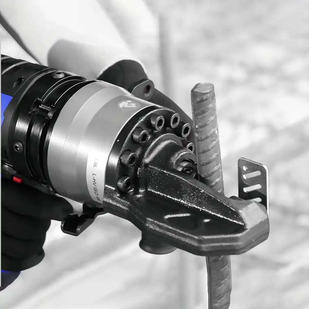GC2070 Cordless Rebar Cutting Machine - Image 3