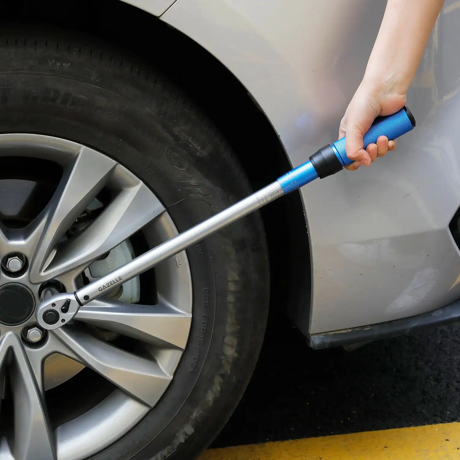 G80423 1/2 IN. Torque Wrench 60-330NM - Image 3